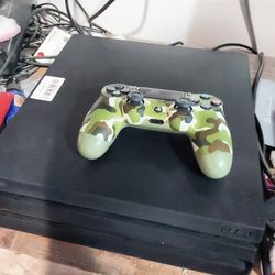 5TB PS4 Pro W 135+ Games 