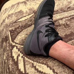 Nike Kyrie Irwin Tennis Shoes