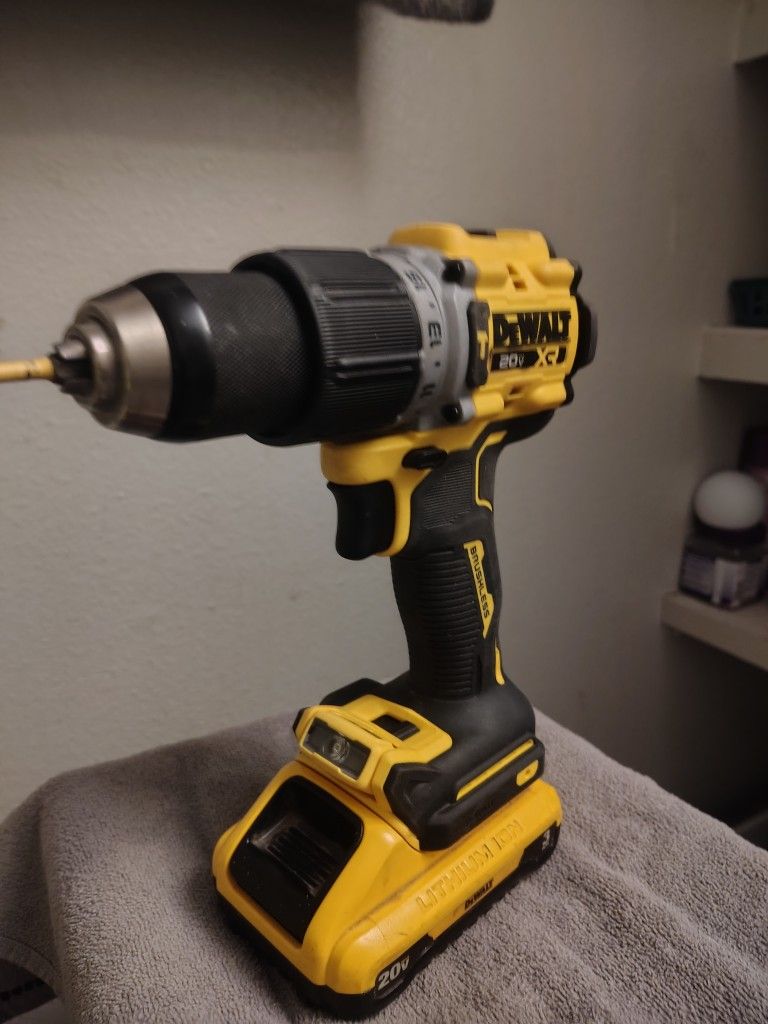 DeWalt 20vmax XR Hammer Drill 1/2"