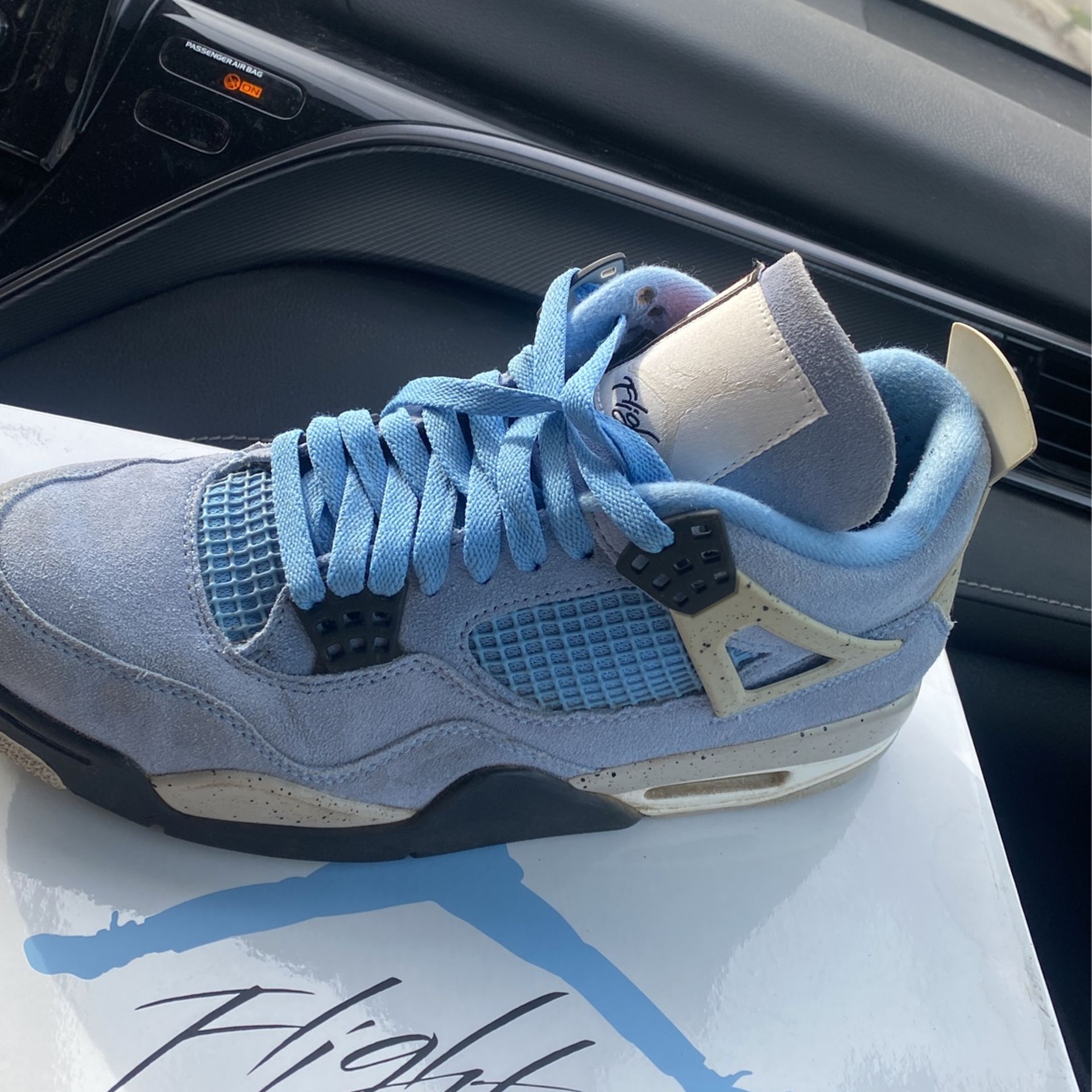 University Blue Jordan 4(used)