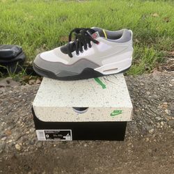 Jordan 4 