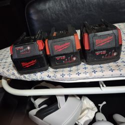 Milwaukee V18 Batteries 