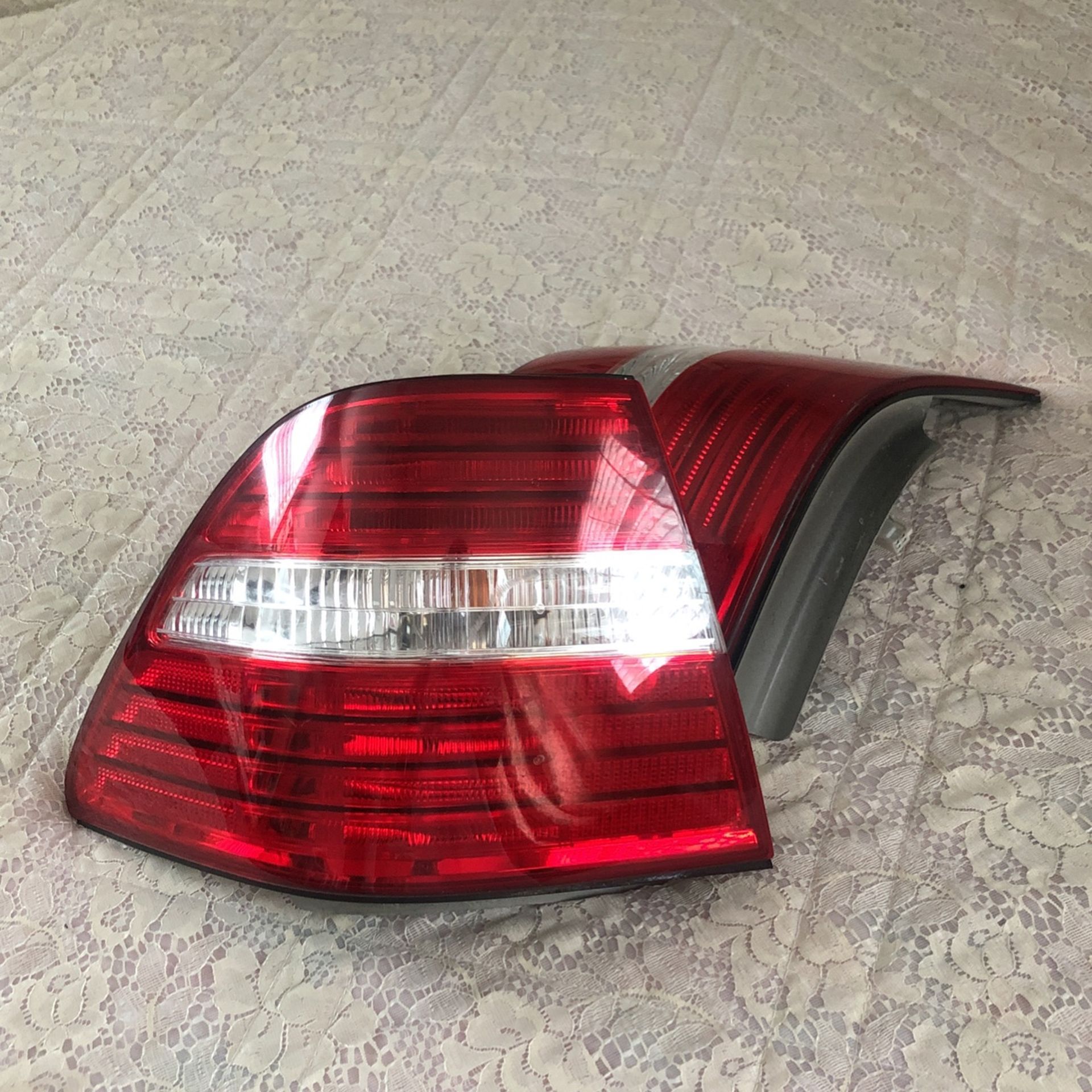 Tail Lights For  2001-2005  Lexus LS430 