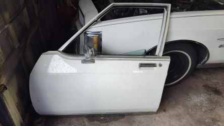 1984 Oldsmobile Delta 88 Driver's Door Shell and Panel