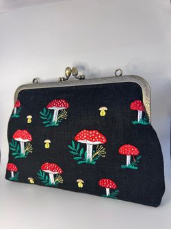 Mushroom purse