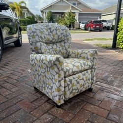 Recliner Chair For Sale! 
