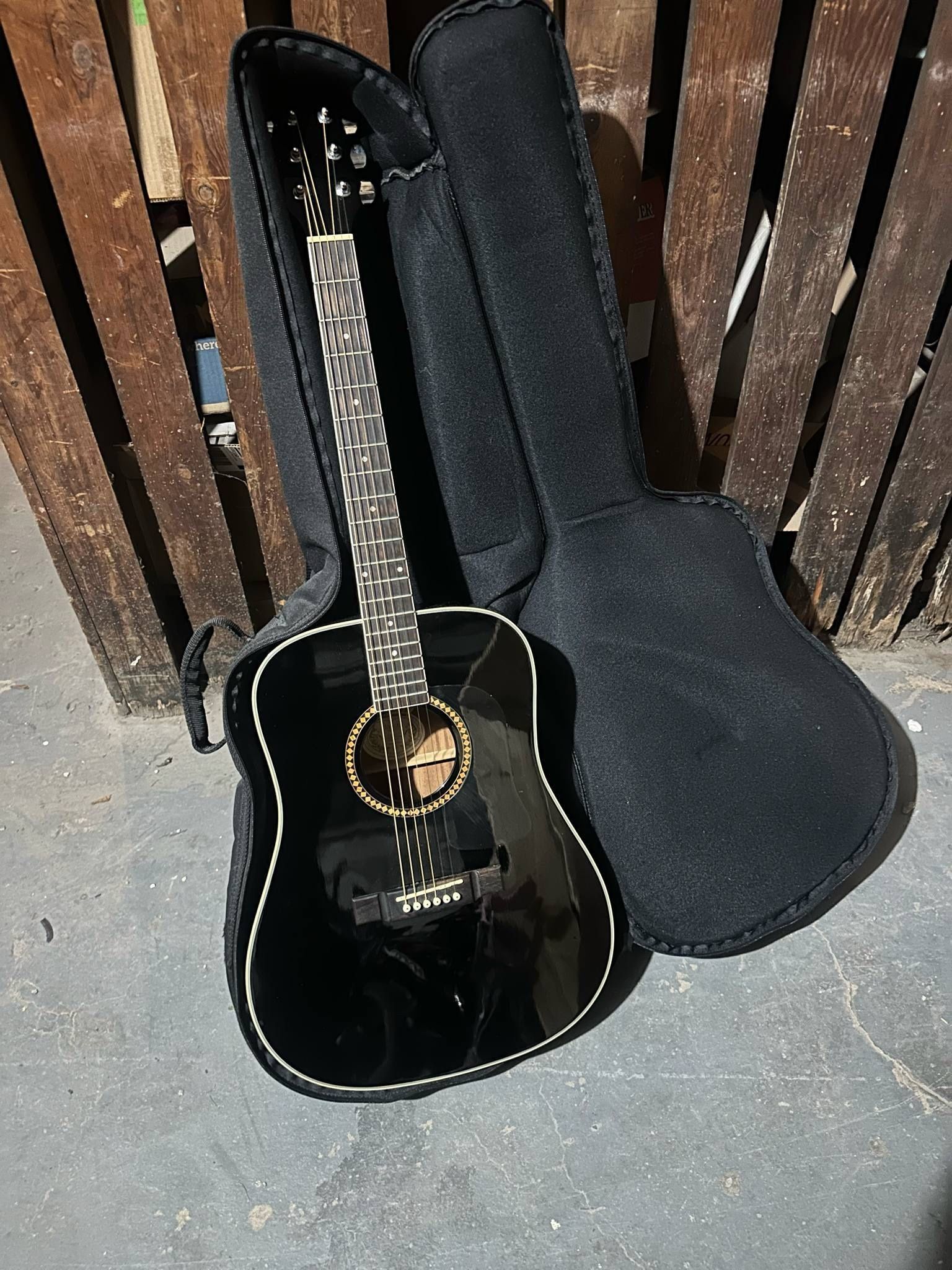 Black Guitar