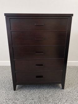 Dresser / Solid Wood