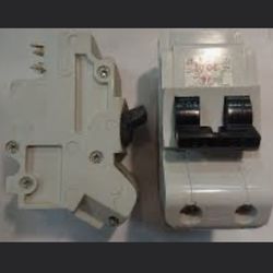 2 pole circuit breaker   125  amps i take offers