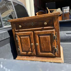 🎁VINTAGE NIGHTSTAND- SOLID WOOD🎁