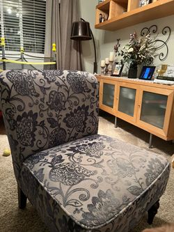 Slipper chair