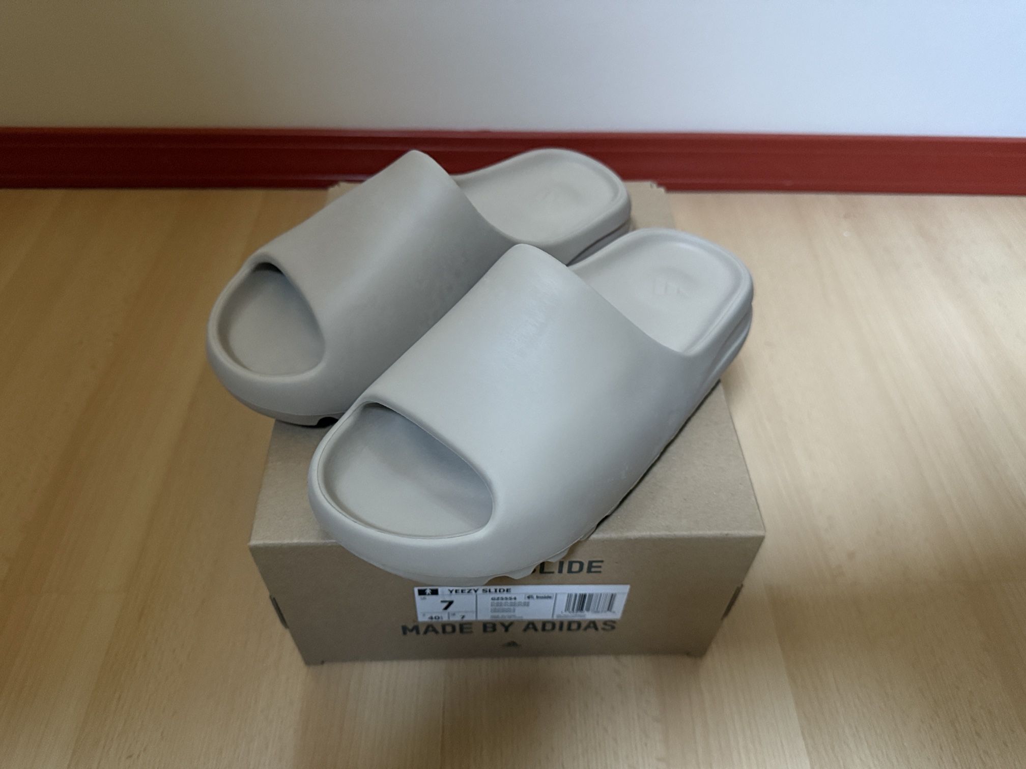 Adidas Yeezy Slide Pure 
