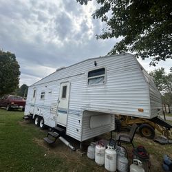 1999 Prowler Fifth Wheel Camper