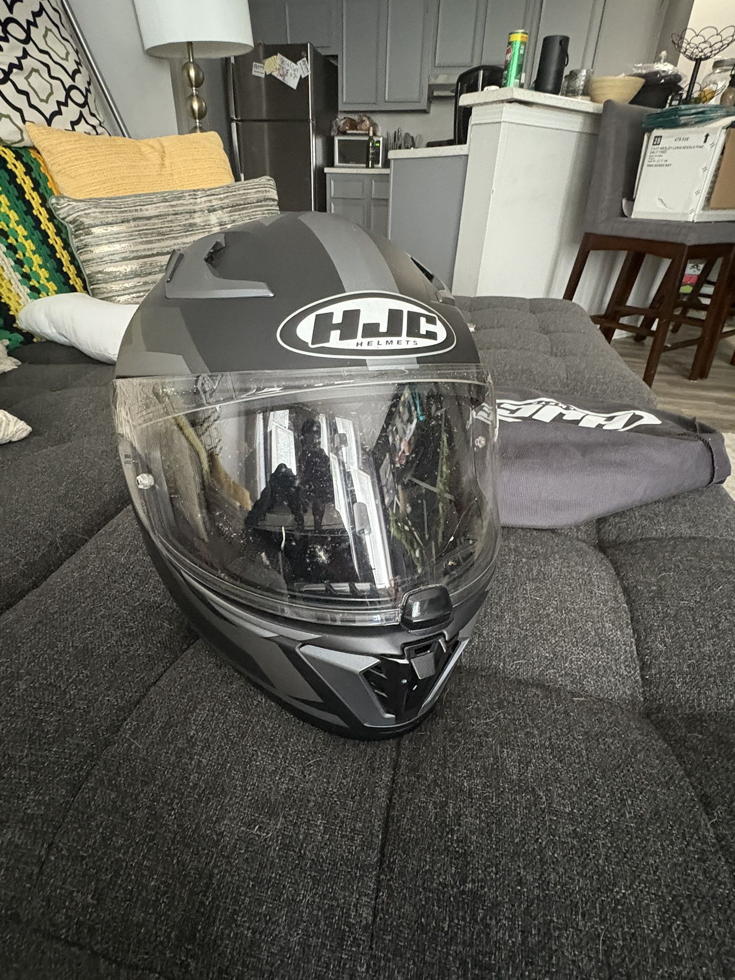 HJC i70 Motorcycle Helmet