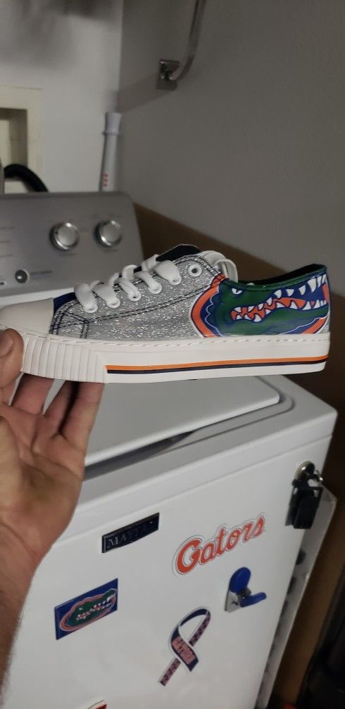 Womens Gators Converse