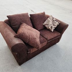 Couch (Sofa)