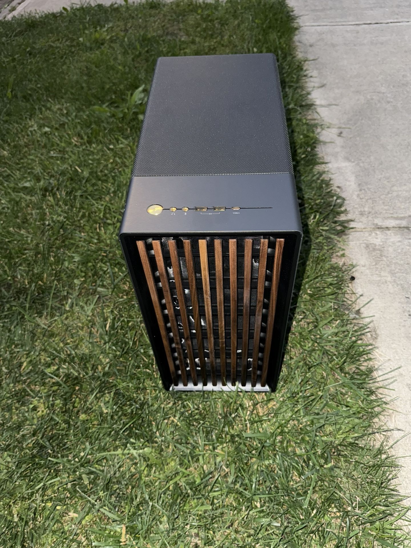 Fractal Design North ATX mATX Mid Tower PC Case - North Charcoal Black with Walnut Front and Dark Tinted TG Side Pa