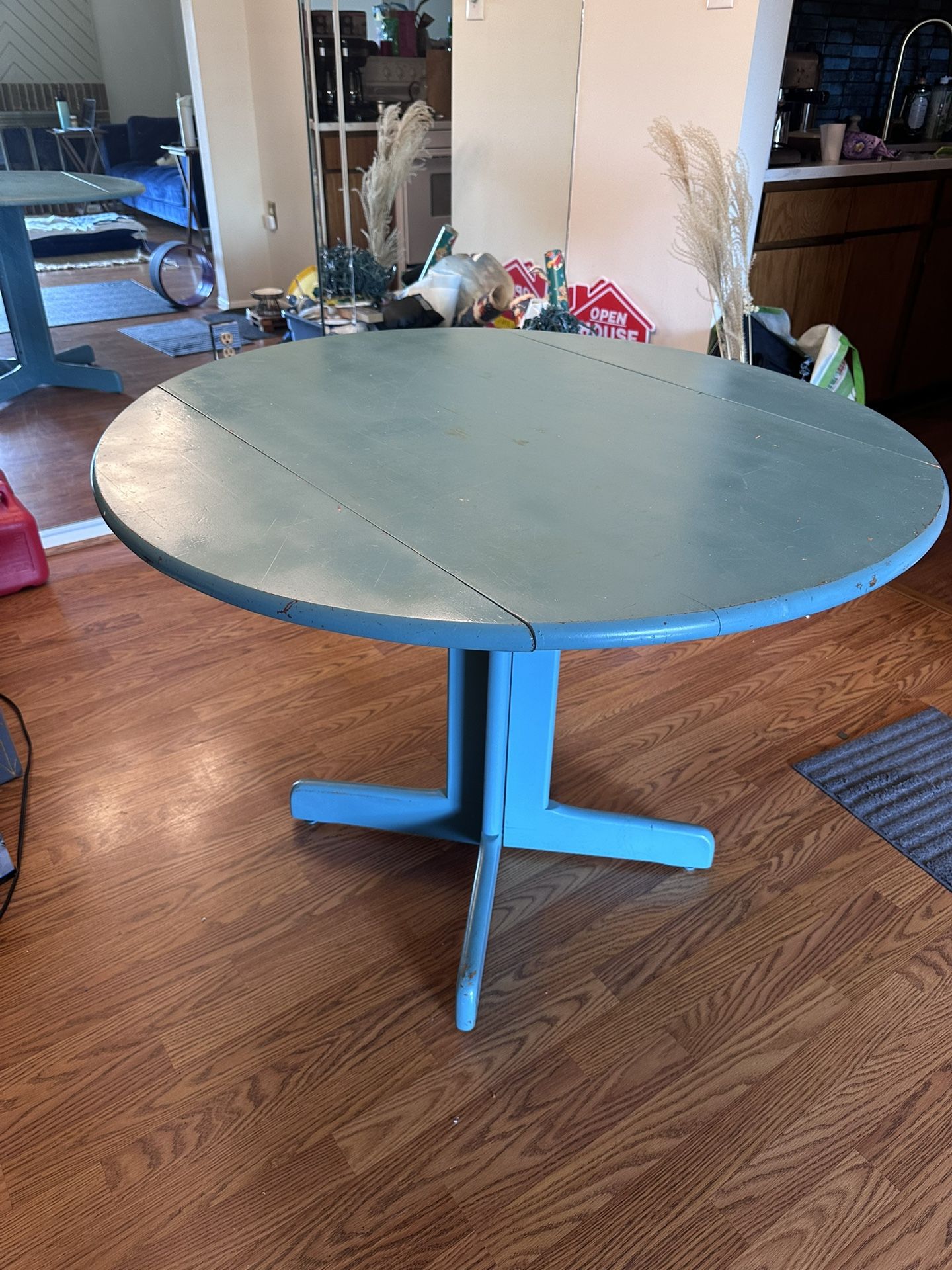 Large Craft Table For Sale – Folding & Sturdy Design!
