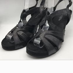 Black Strappy High Heels – Size 9 – Aerosoles
Description:
Selling a pair of black strappy high heels from Aerosoles, size 9.
✔ Stylish strappy design