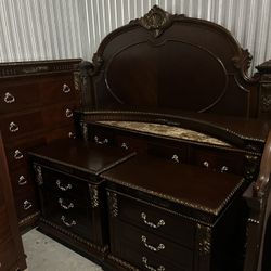 King And Queen Bedroom Sets (each Set Has A Different Price)