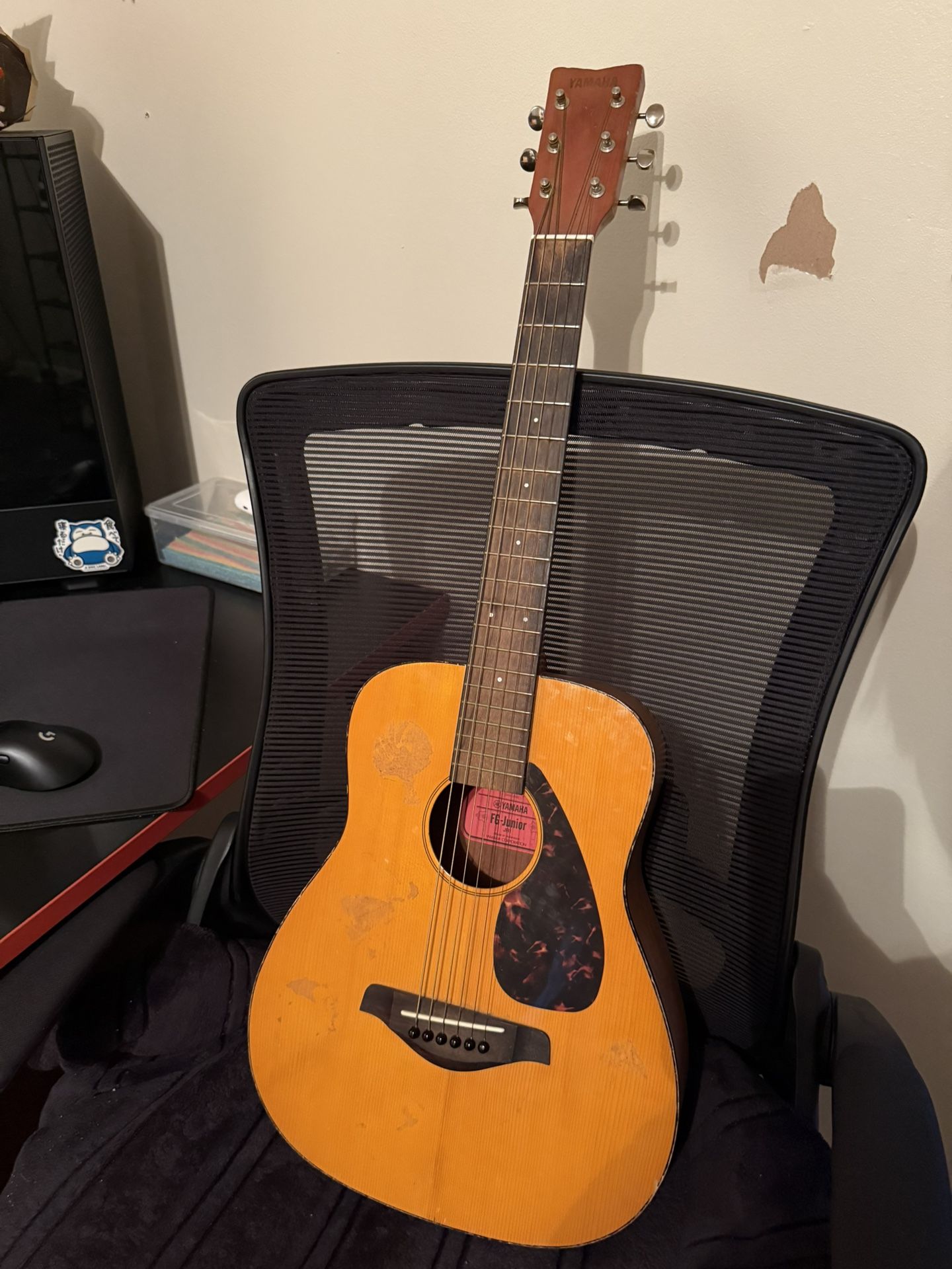 YAMAHA FG-JUNIOR JR1 3/4 SIZE STEEL STRING ACOUSTIC GUITAR WITH GIG BAG (WITH EXTRA STRINGS).