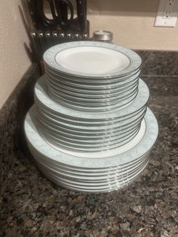 Noritake Lamita (pattern 6881) Plate Sets