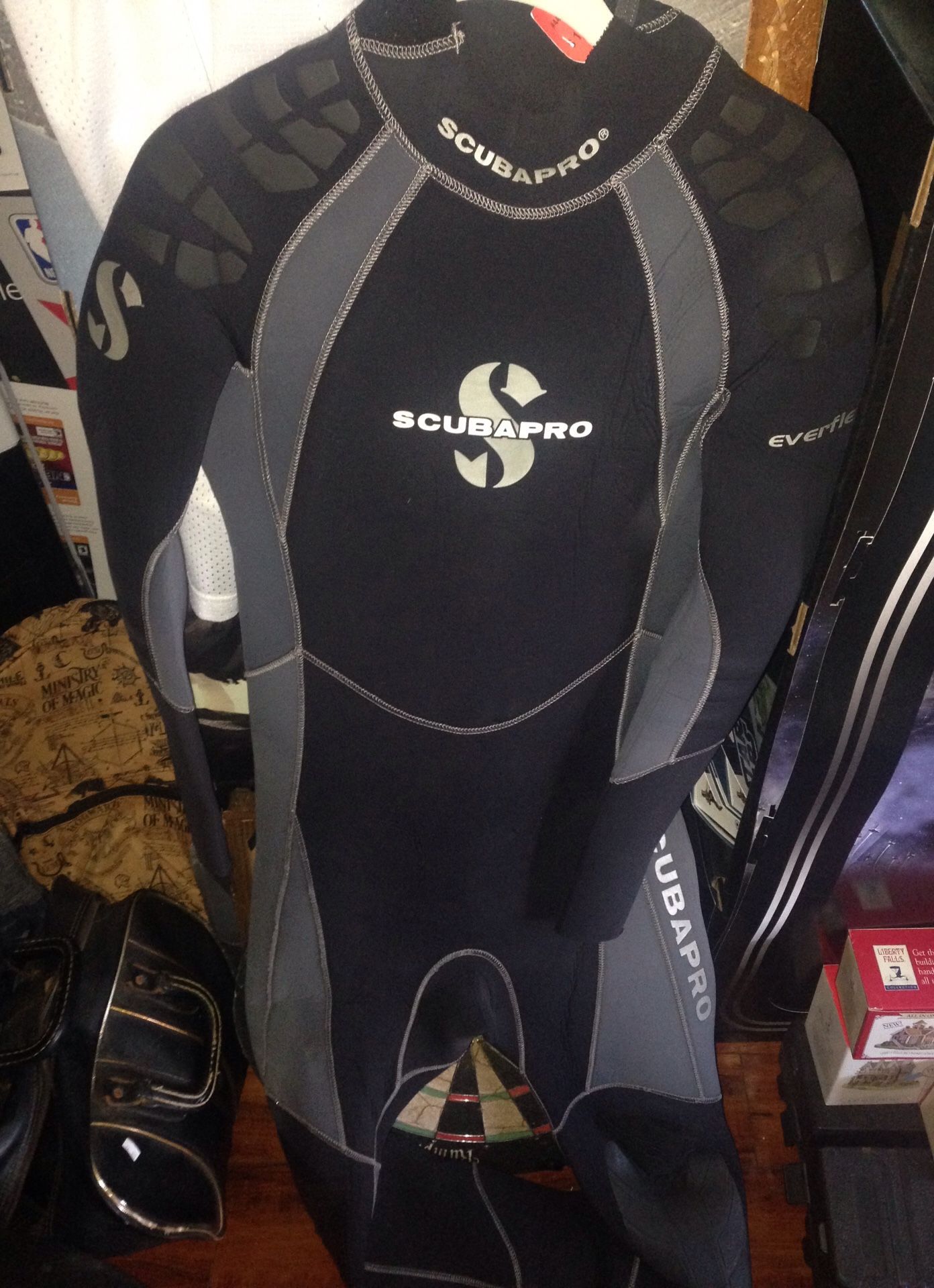 Divers suit
