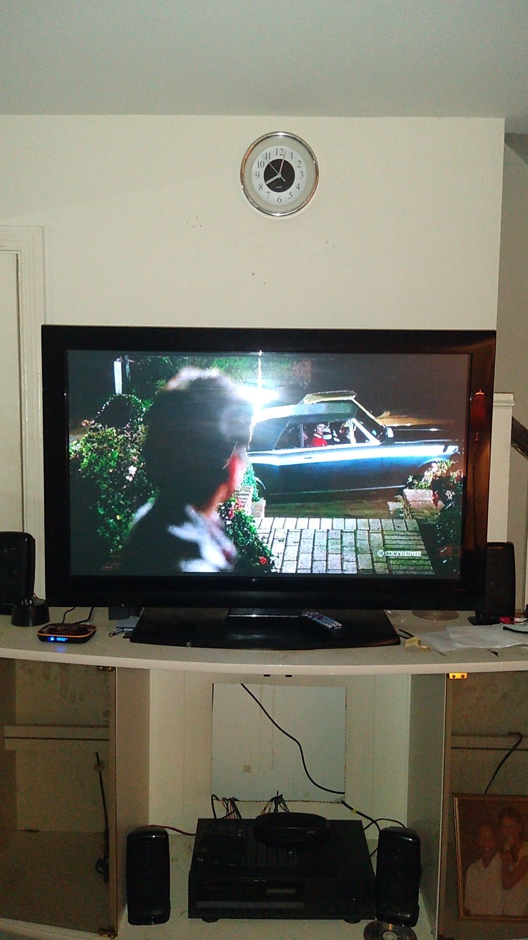 Emerson 43-in HDTV