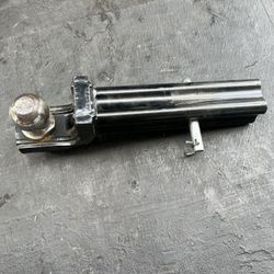 2-1/2" Hitch with 2-5/16" Ball, only used once