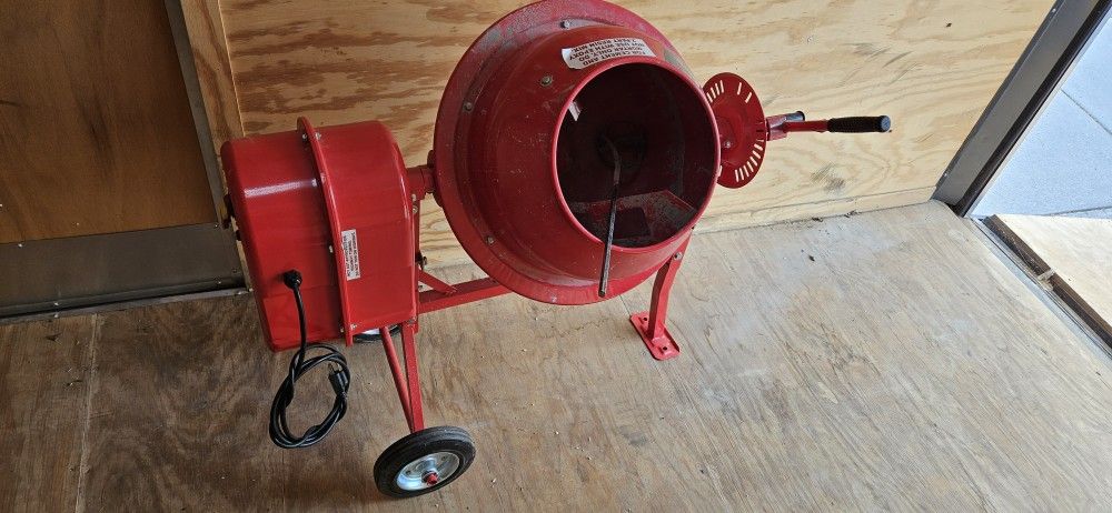 CENTRAL MACHINERY 1-1/4 Cubic Ft. Cement Mixer