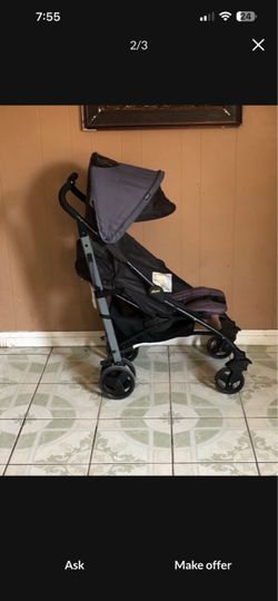 LIKE NEW CHICCO LIGHT WEIGHT STROLLER!!!!