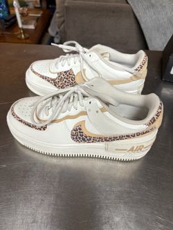 NIKE AIR WOMENS - 7 1/2 Tennis Shoes