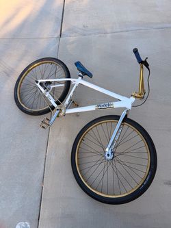 Throne bike model bike