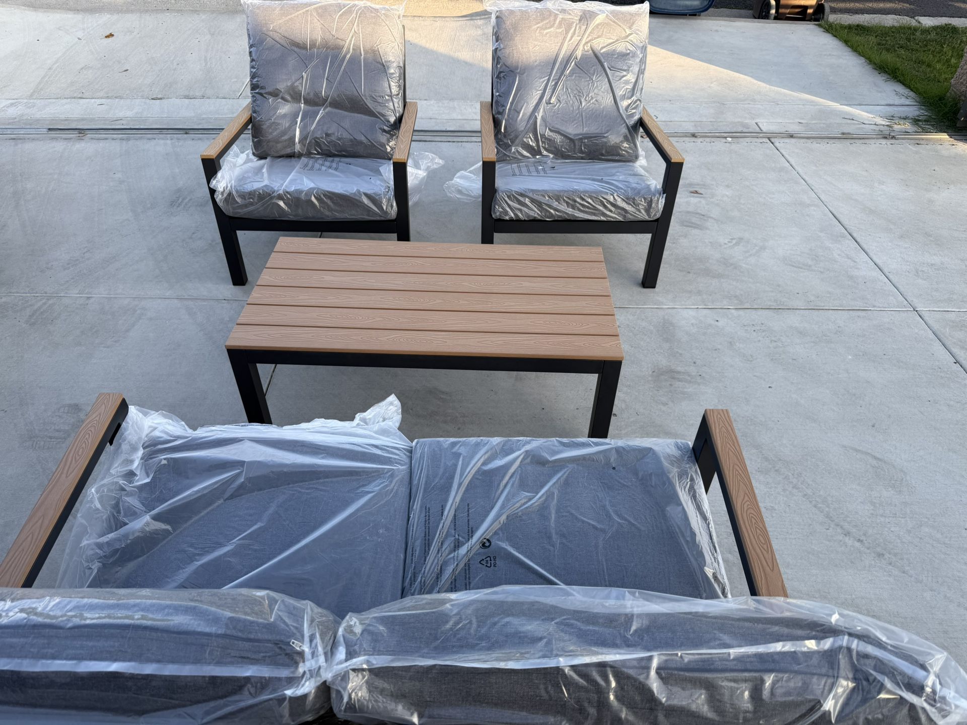 Outdoor Patio Furniture Set 4 pc