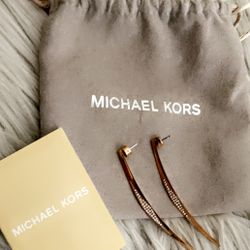 MICHAEL KORS EAR RINGS W Pouch