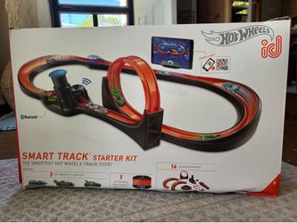 Hot Wheels ID Smart Track in orig. box w/xtra portal
