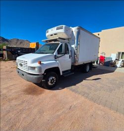 2006 16ft Refrigerated Box Truck with Liftgate
