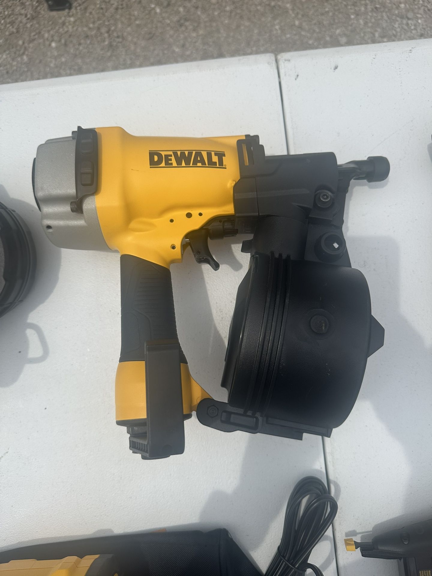 DeWalt Pneumatic 15-Degree Coil Corded Siding Nailer
