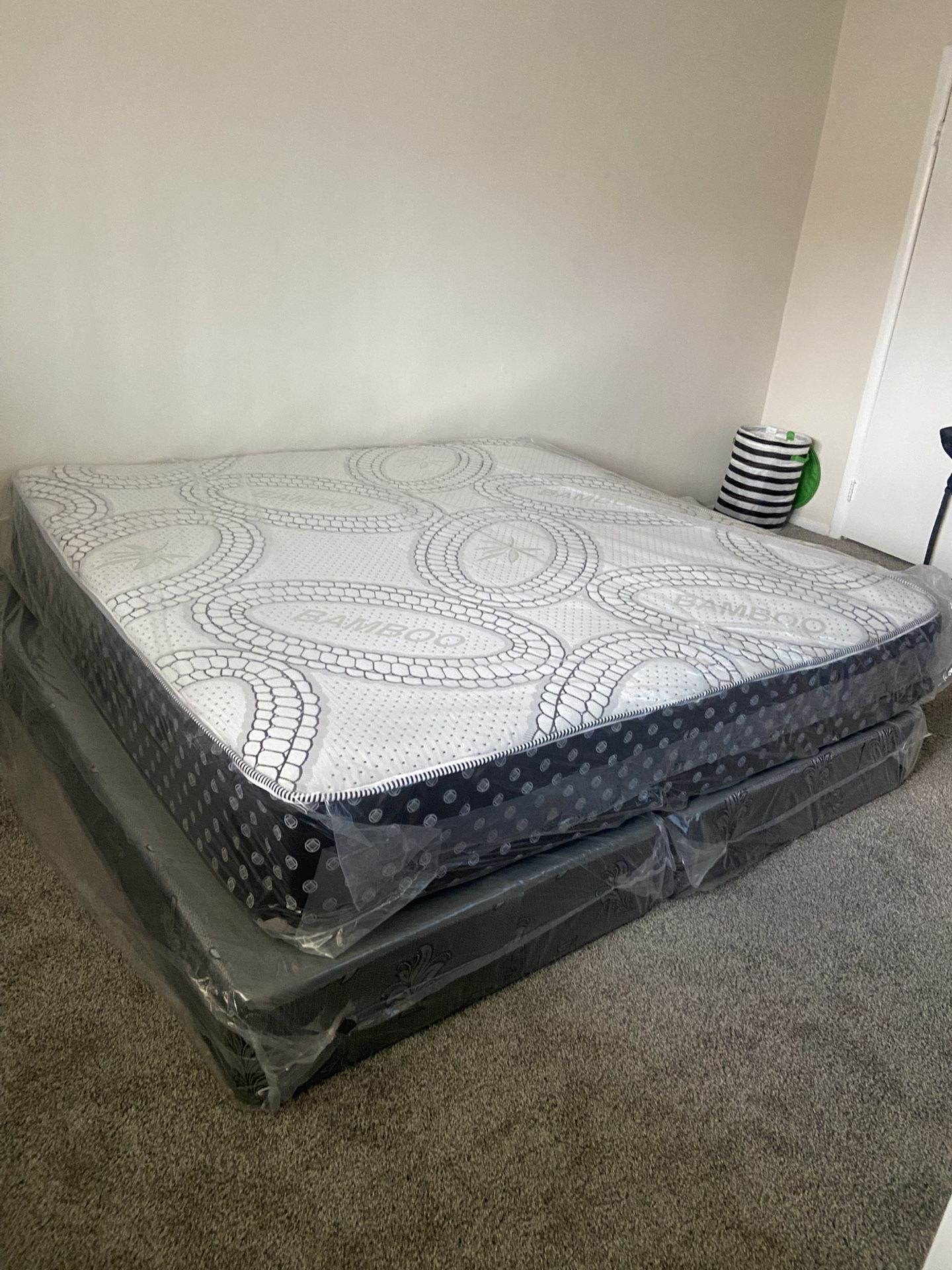 Queen Mattress Come With Free Box Spring - Free Delivery 🚚 To Reasonable Distance