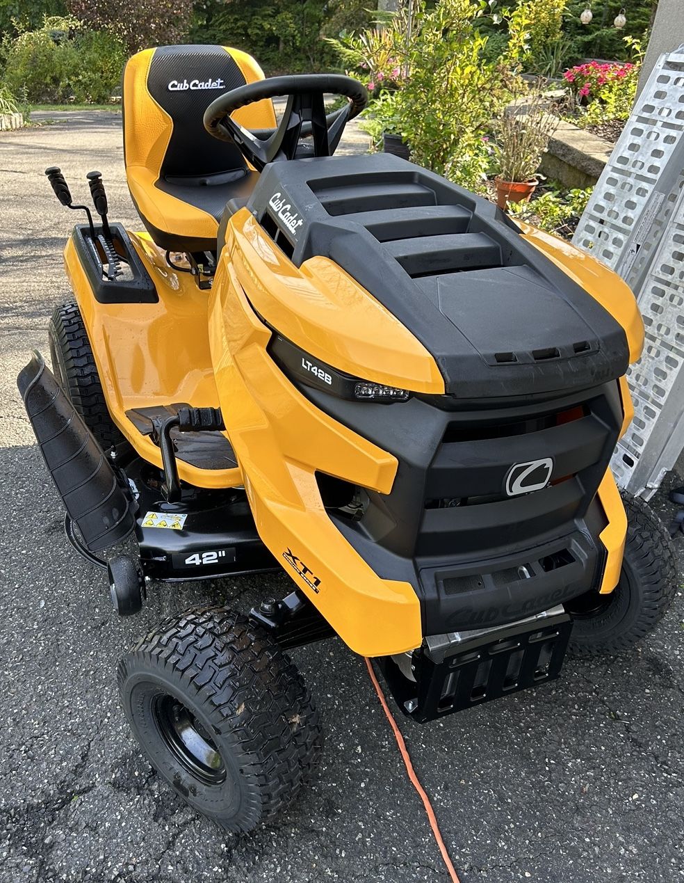 Cub Cadet 42” Ride On Mower 