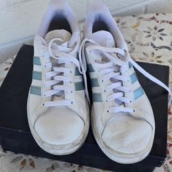 Tennis Schoes Adidas 