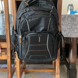 Back Pack With 3 Storage Pockets 