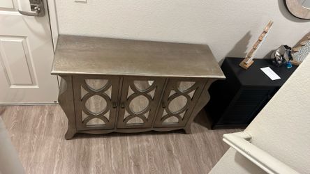 Cabinet Console.