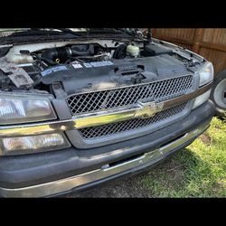 Chevy Chrome Grill 2006/2004