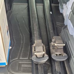 50" Yakima Jetstream Roof Racks w/ Timberline Towers For Raised Rails