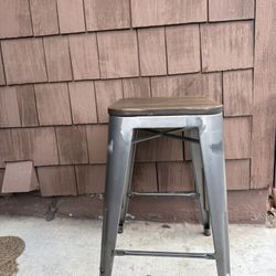 Short Barstool
