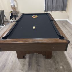 7ft Pool Table + $325 in Extras – $650 OBO