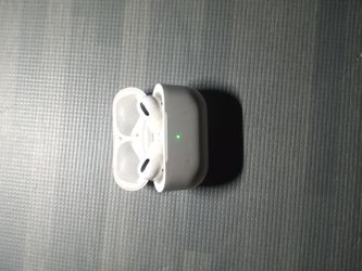 Apple AirPods with Charging Case