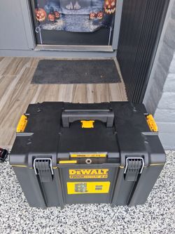 TOOL BOX DEWALT