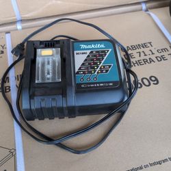 Makita 18V LXT  Charger 